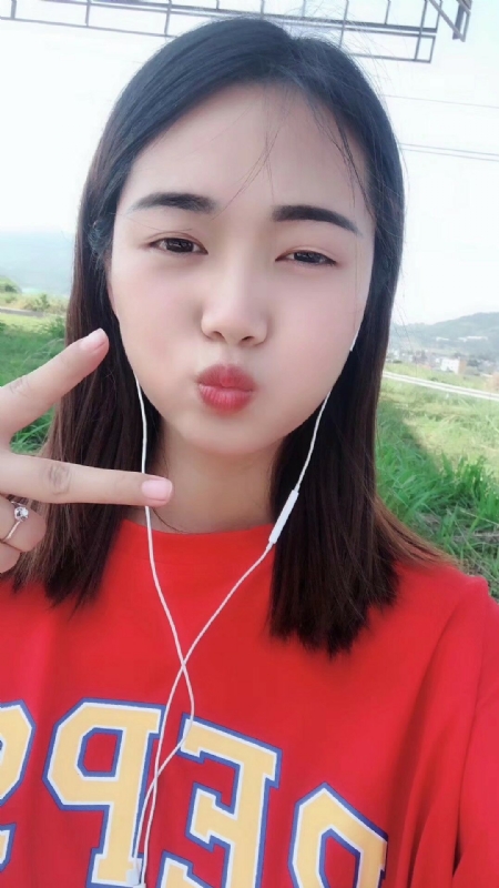 深拥必定温暖的第一张照片--泰州相亲服务中心