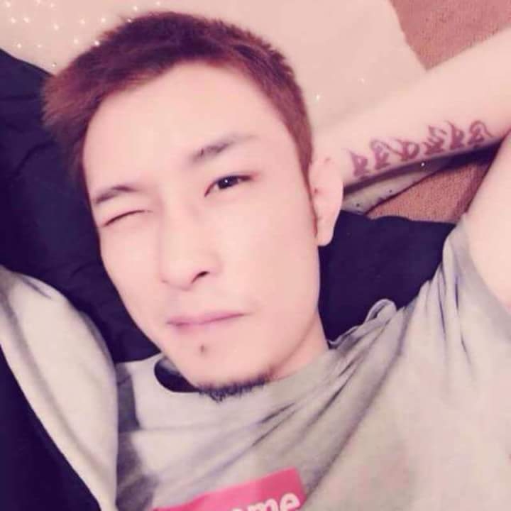难得拥抱的第一张照片--泰州相亲服务中心