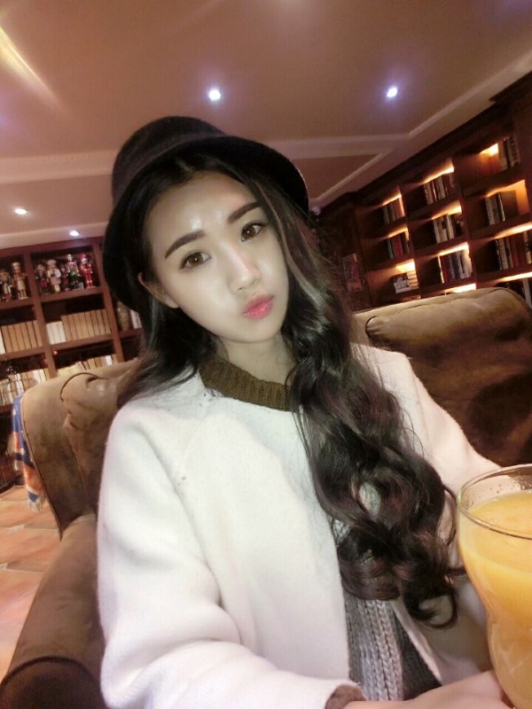 气质小妹的第三张照片--泰州相亲服务中心