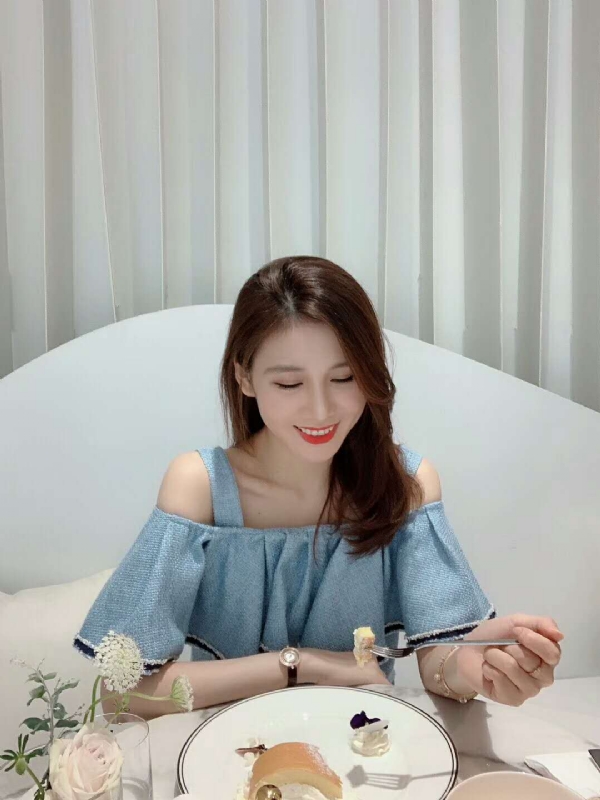 Emily的第三张照片--泰州相亲服务中心