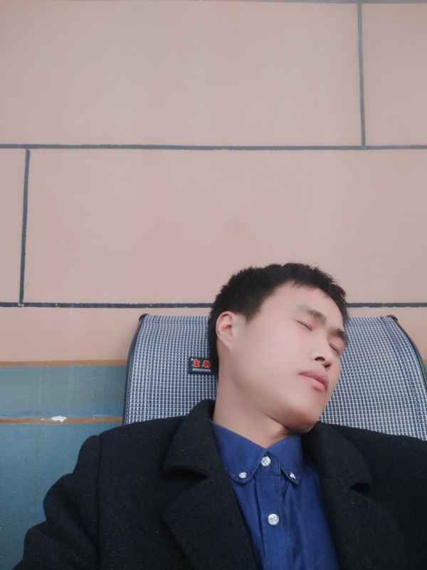 有钱爱情才能长久的第一张照片--泰州相亲服务中心