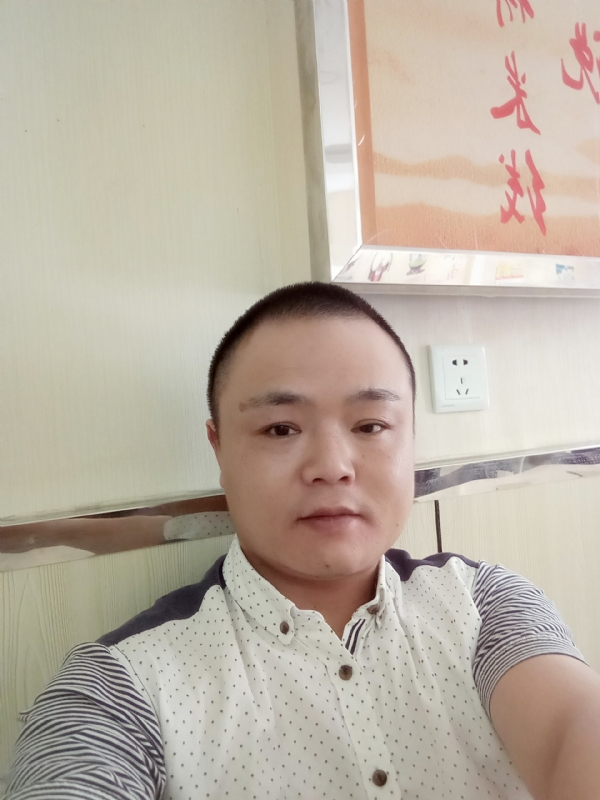 风云淡的第一张照片--泰州相亲服务中心