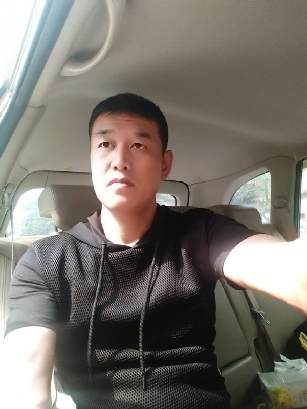 深爱的疯子的第一张照片--泰州相亲服务中心