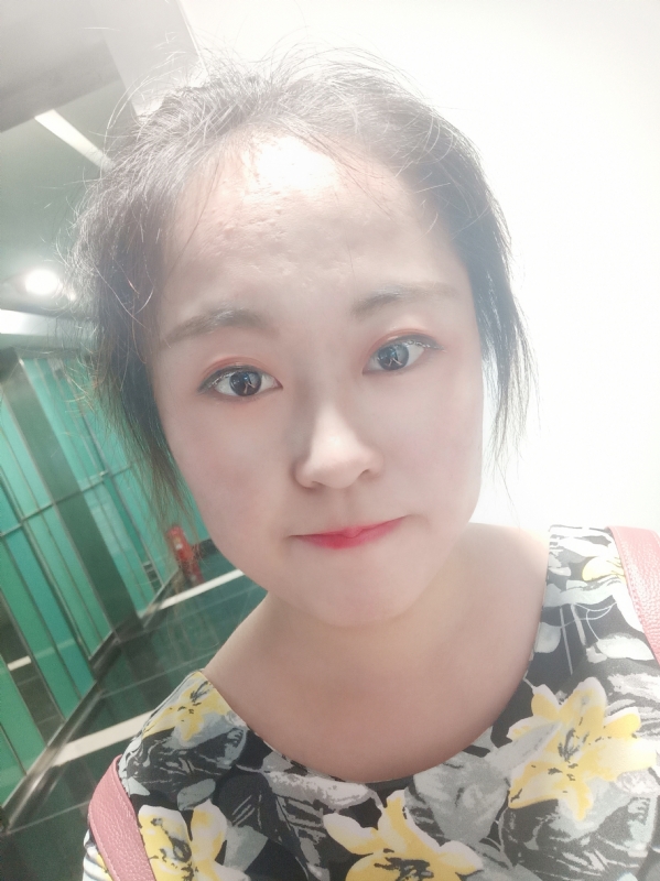 小花伞的第一张照片--泰州相亲服务中心