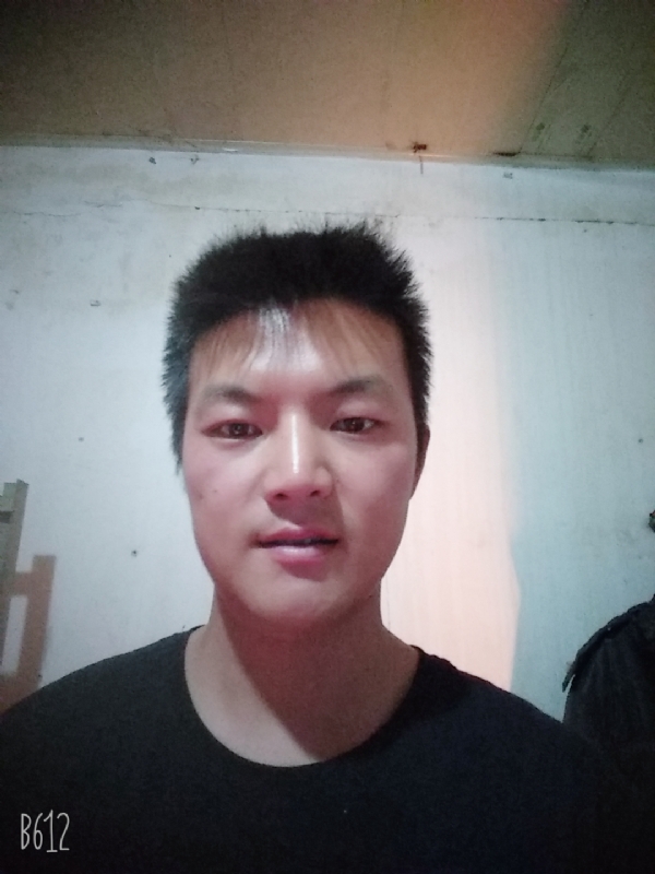 风轻云淡的第一张照片--泰州相亲服务中心