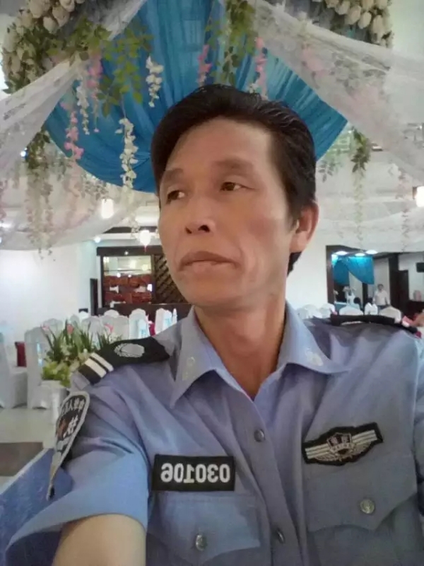卧窗听雨的第二张照片--泰州相亲服务中心