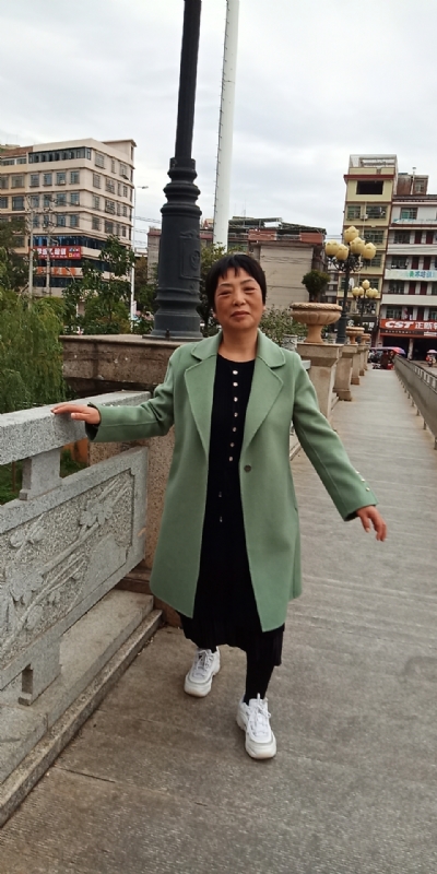 小玲的第一张照片--泰州相亲服务中心