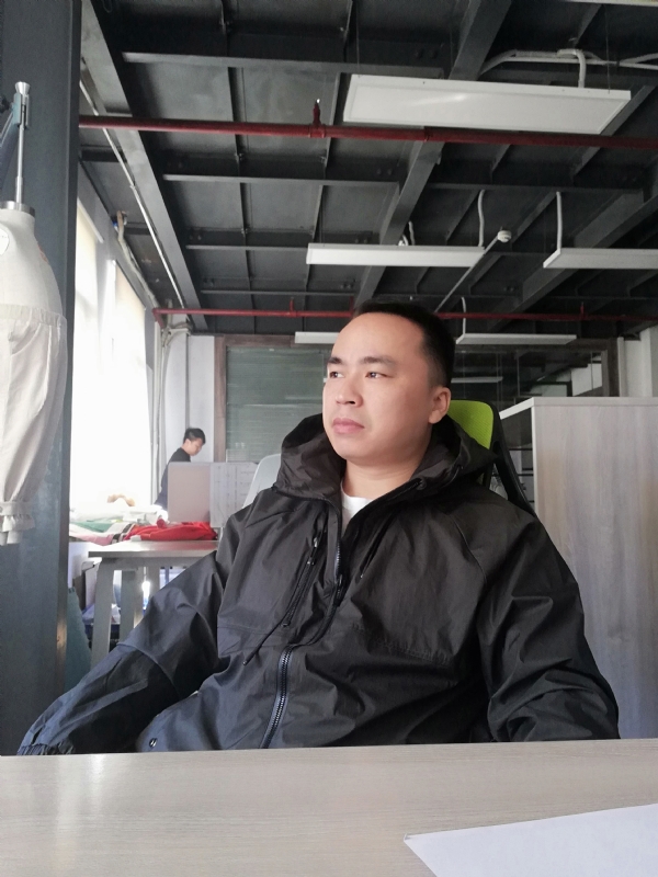 左眼皮跳跳的第一张照片--泰州相亲服务中心