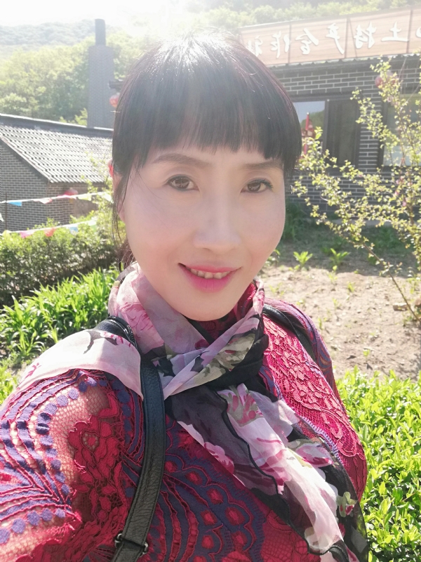 艳阳高照的第一张照片--泰州相亲服务中心
