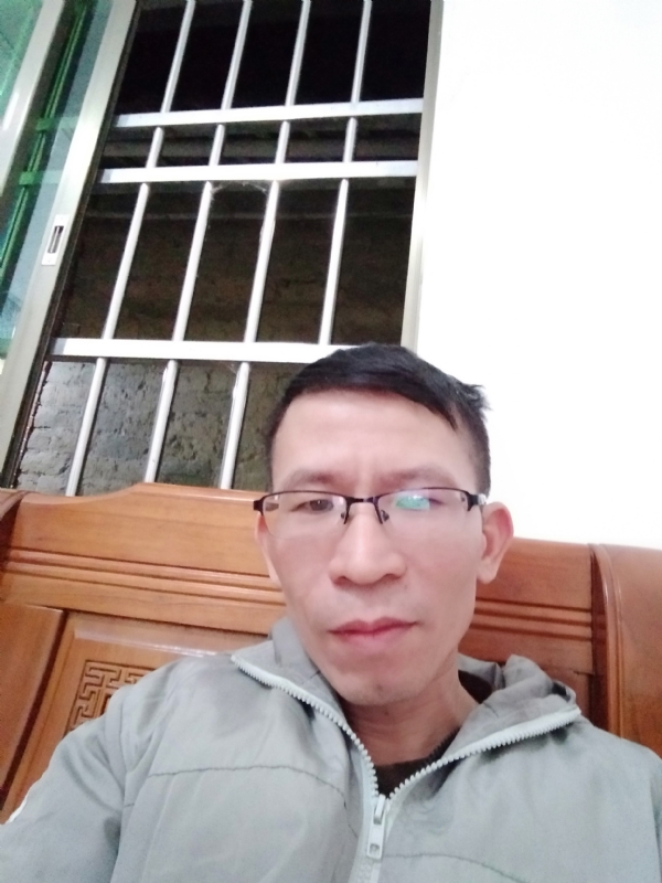 奋斗的第一张照片--泰州相亲服务中心