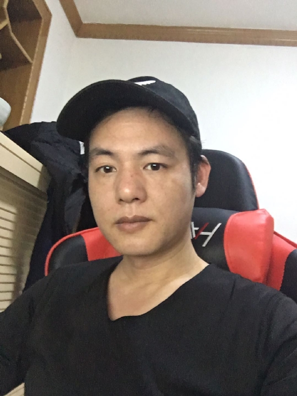 扛枪打鸟的第一张照片--泰州相亲服务中心