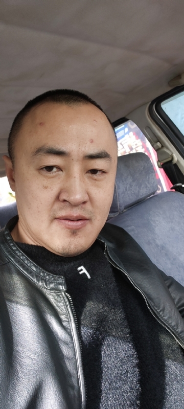精神九哥的第一张照片--泰州相亲服务中心