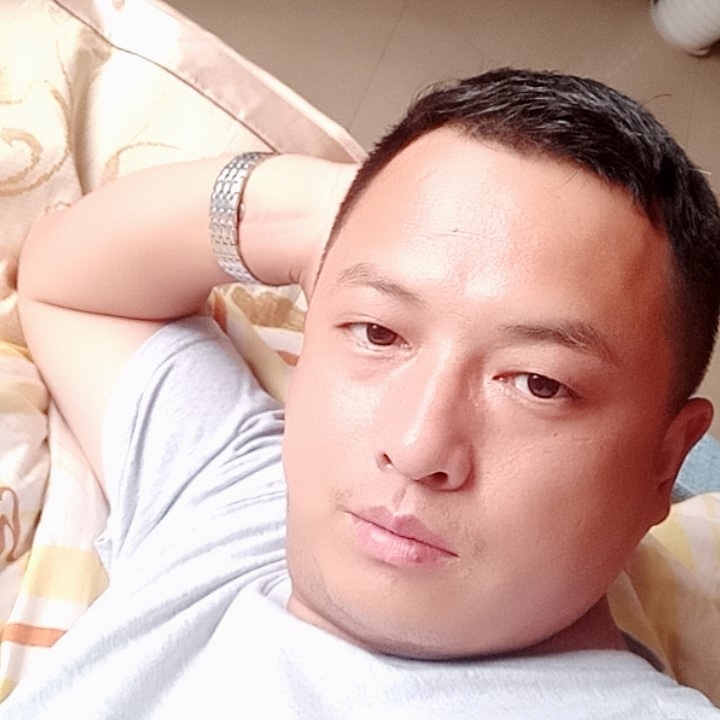 忘世情的第一张照片--泰州相亲服务中心