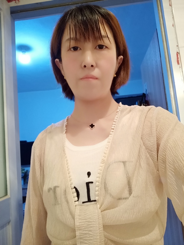 芬儿的第一张照片--泰州相亲服务中心
