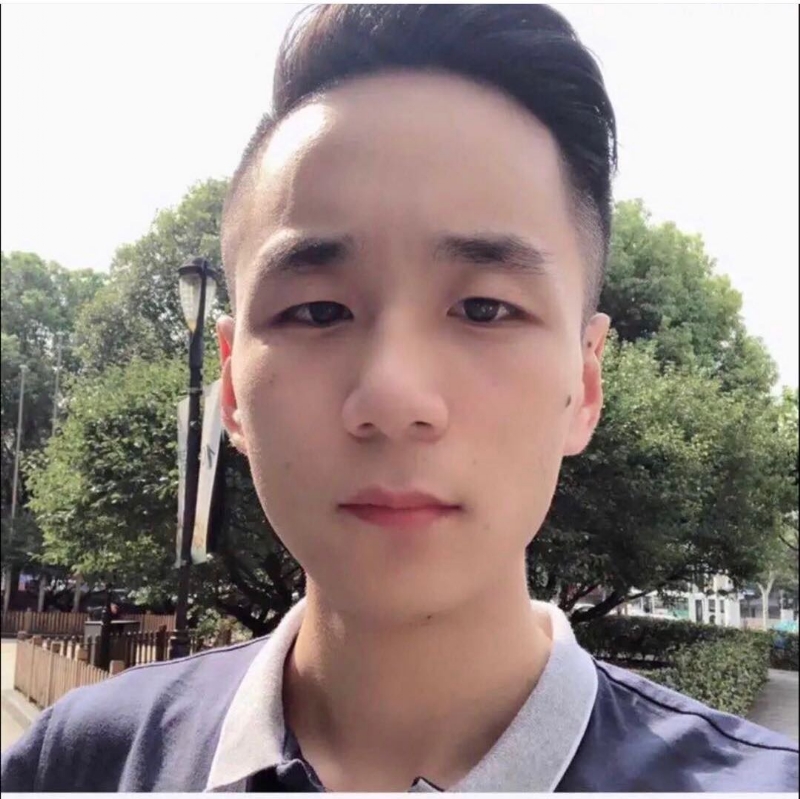 期待八月的雨的第一张照片--泰州相亲服务中心
