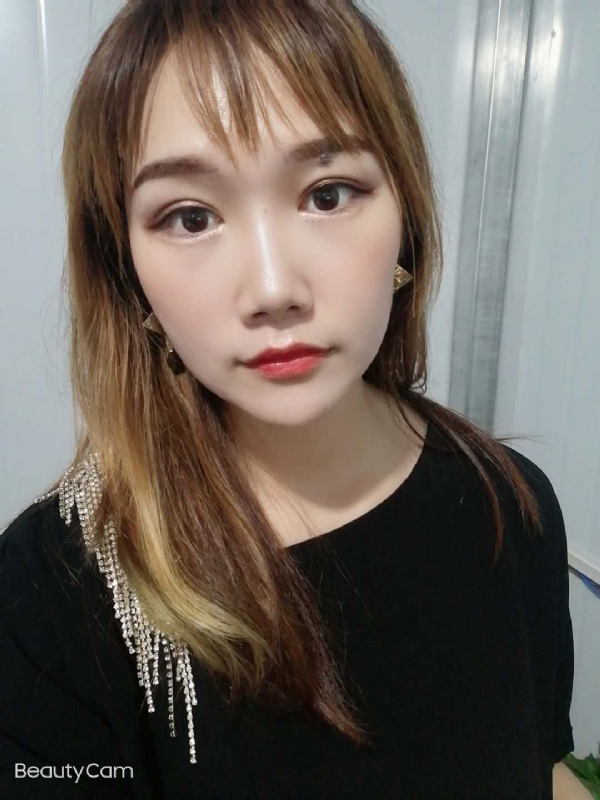 艾薇的第三张照片--泰州相亲服务中心