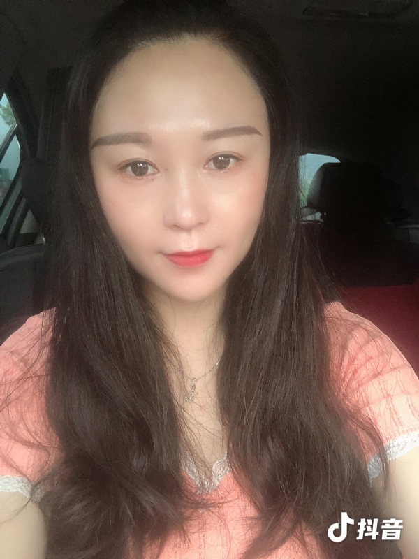 云云的第一张照片--泰州相亲服务中心