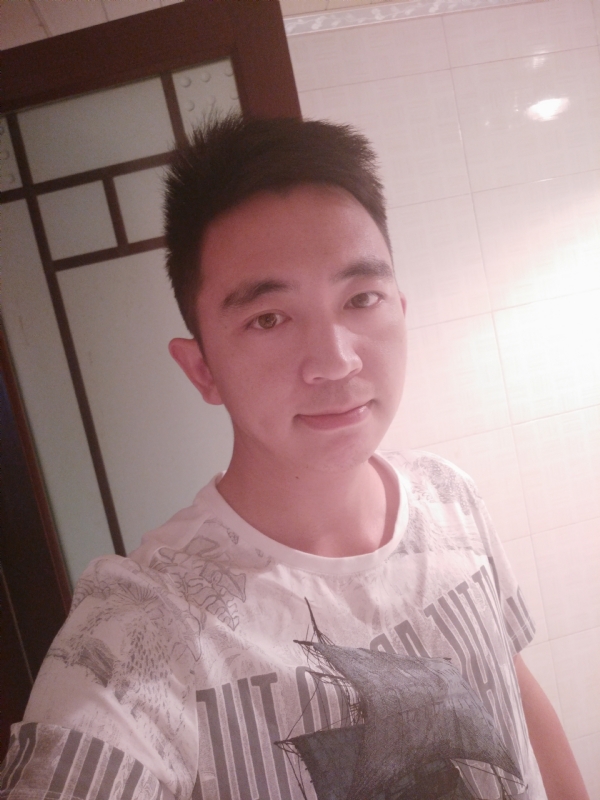 彭亮的第一张照片--泰州相亲服务中心
