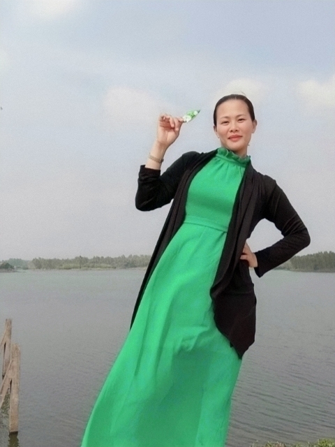 李梅的第二张照片--泰州相亲服务中心