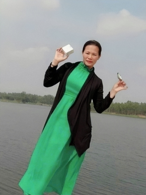 李梅的第三张照片--泰州相亲服务中心