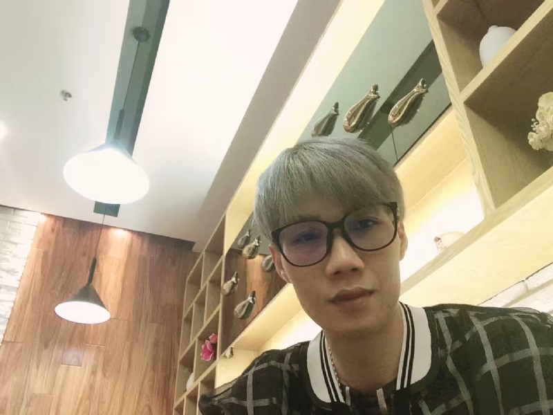 黄峰的第一张照片--泰州相亲服务中心