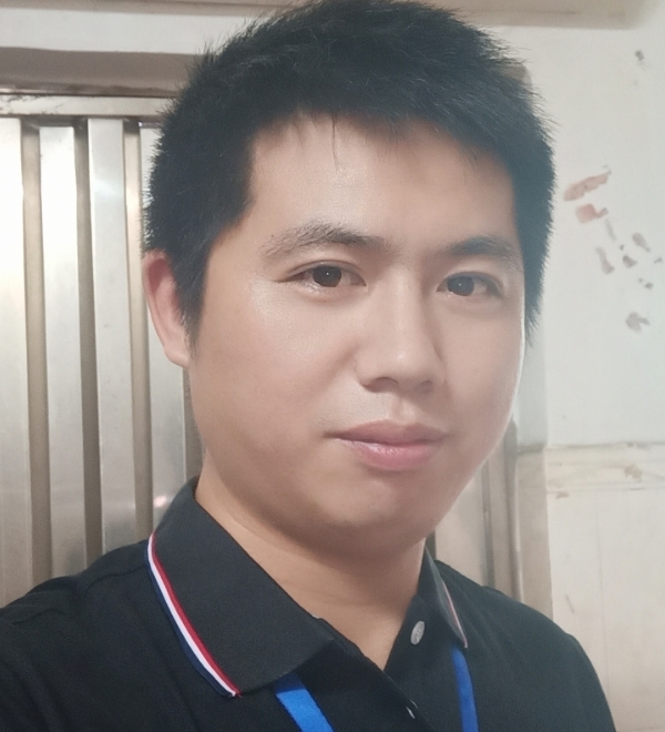 单身奶爸的第一张照片--泰州相亲服务中心