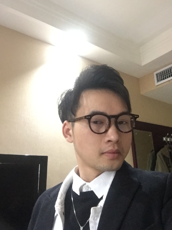 曾亮的第一张照片--泰州相亲服务中心