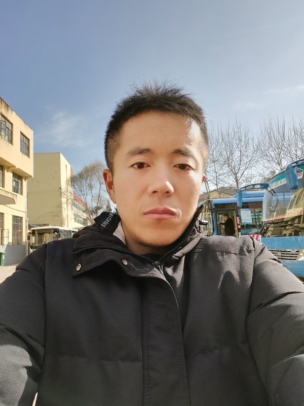 孤独的云的第一张照片--泰州相亲服务中心