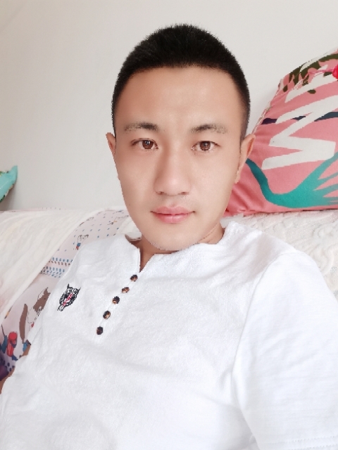 海阔天空的第一张照片--泰州相亲服务中心