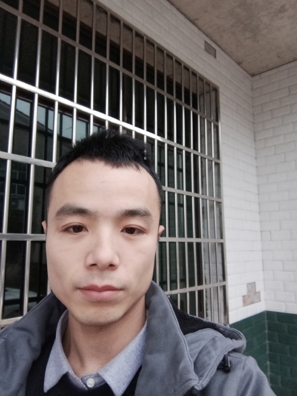 笑得那么开心的第三张照片--泰州相亲服务中心