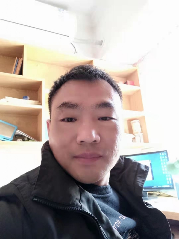 向前葱的第一张照片--泰州相亲服务中心