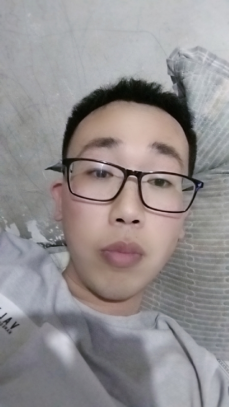 喜欢比我大的女人的第一张照片--泰州相亲服务中心