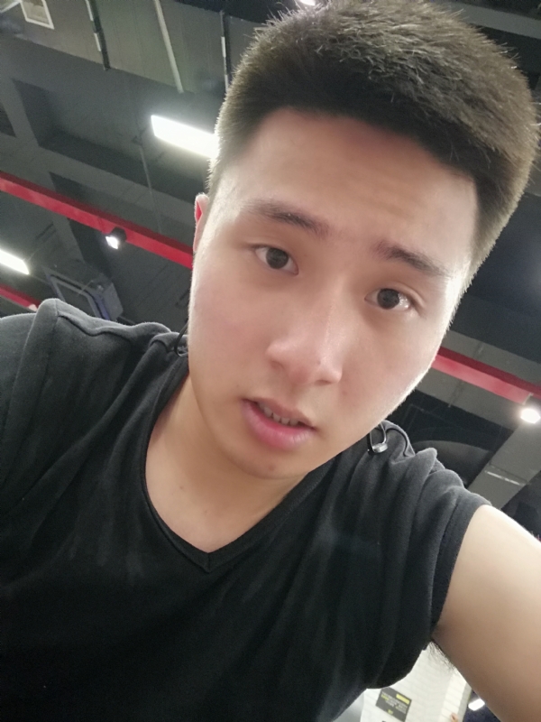 江南的雨的第一张照片--泰州相亲服务中心