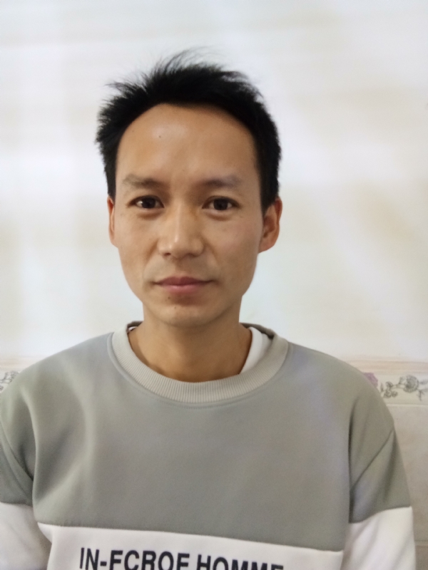 单亲爸爸的第一张照片--泰州相亲服务中心
