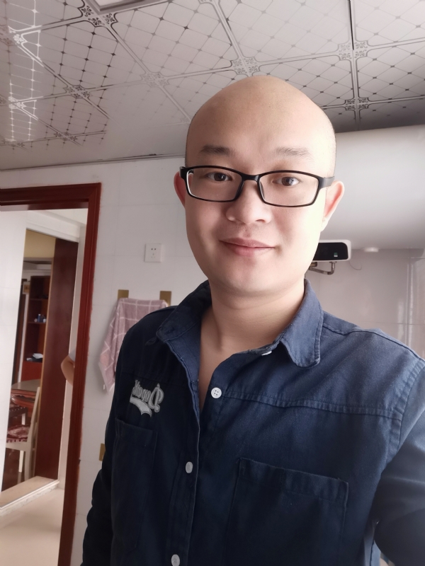 凝望远方的第一张照片--泰州相亲服务中心