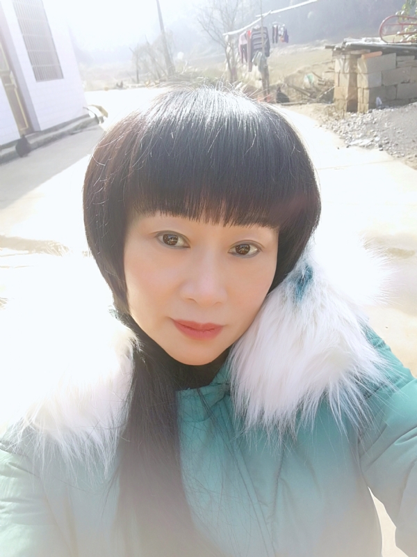 金鱼儿的第一张照片--泰州相亲服务中心