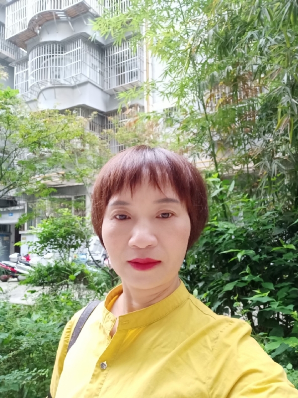 小瓶子的第二张照片--泰州相亲服务中心