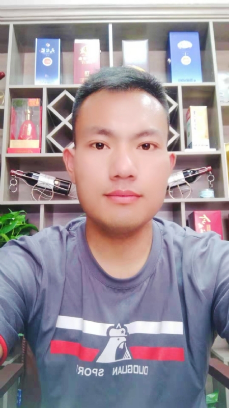 钱乾的第一张照片--泰州相亲服务中心