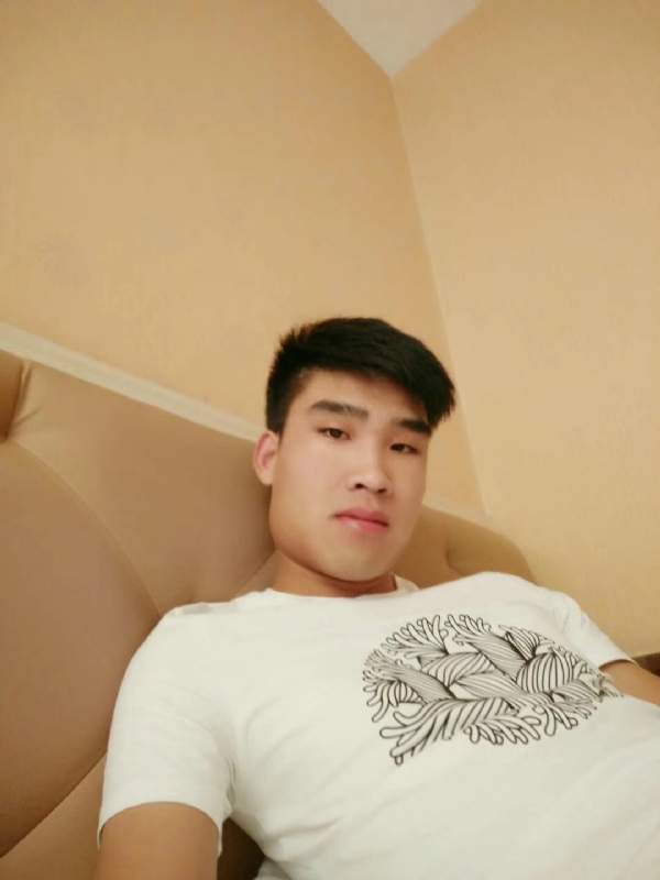 谁不曾孤单上路的第二张照片--泰州相亲服务中心