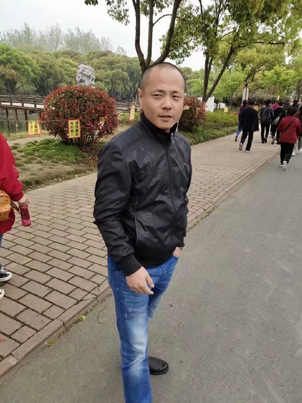 傻子的第一张照片--泰州相亲服务中心