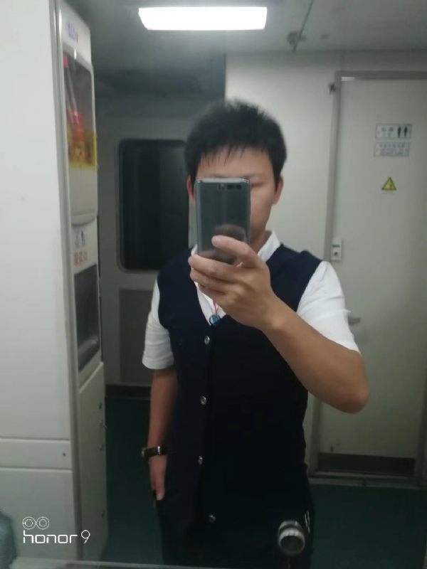 阳光下de幸福的第一张照片--泰州相亲服务中心