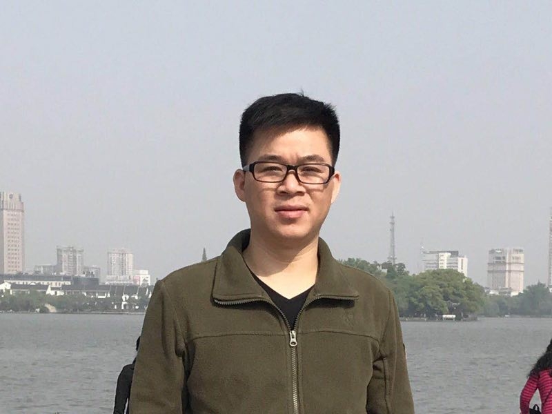 孔雀鱼的第一张照片--泰州相亲服务中心