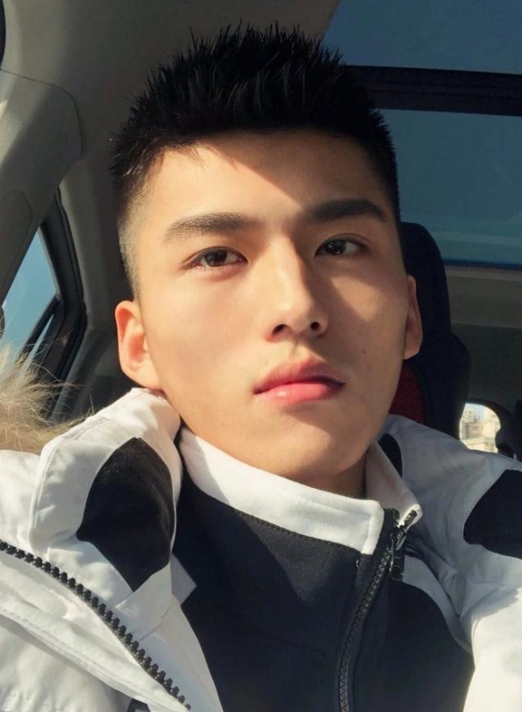 飞翔的第一张照片--泰州相亲服务中心