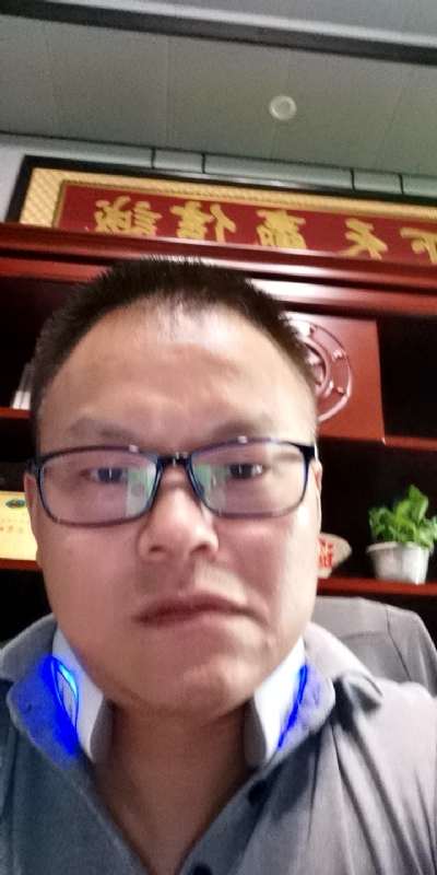 模具工匠的第一张照片--泰州相亲服务中心