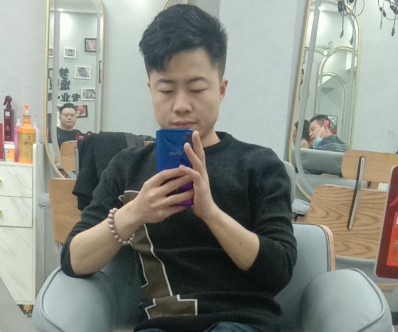 无法自拔的第一张照片--泰州相亲服务中心