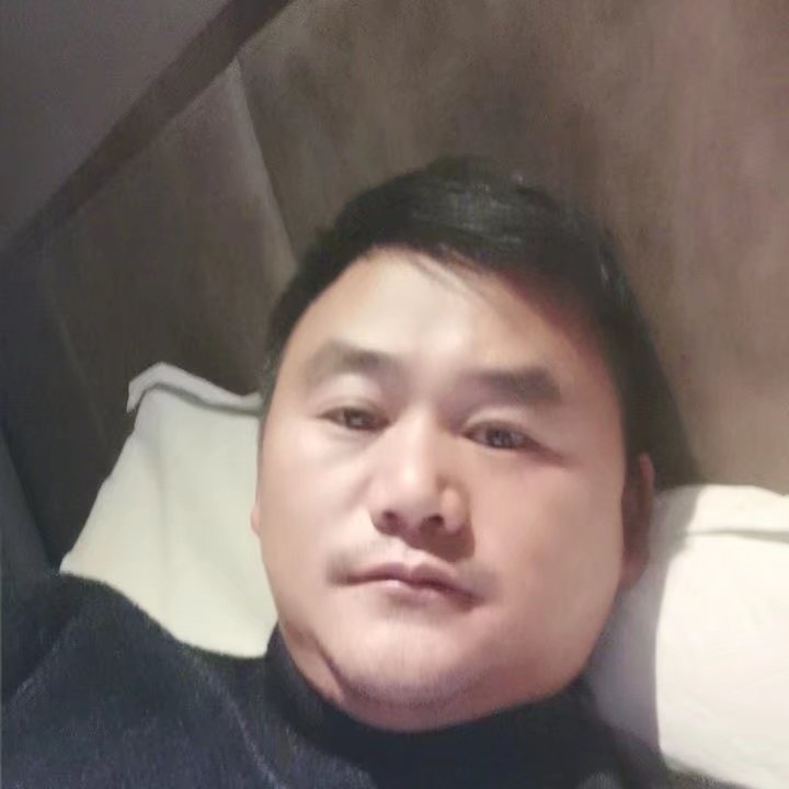 奔跑的第四张照片--泰州相亲服务中心