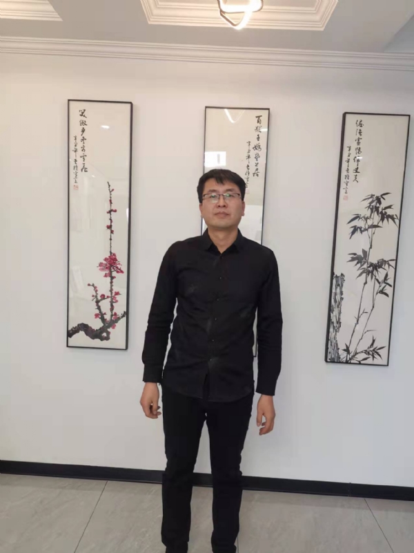 情义比天高的第一张照片--泰州相亲服务中心