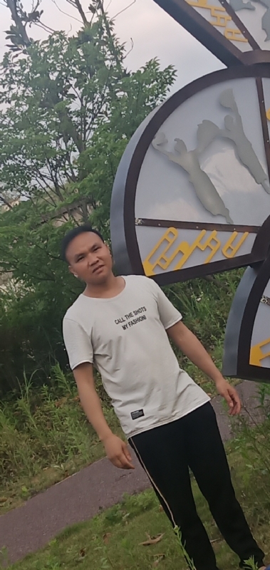 愉快的阳光的第一张照片--泰州相亲服务中心