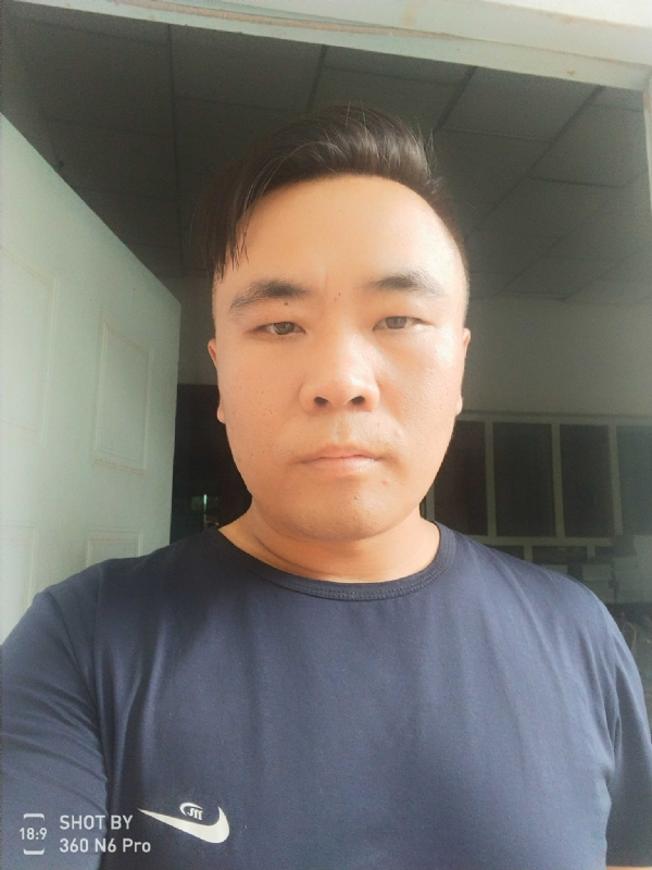 云的第一张照片--泰州相亲服务中心