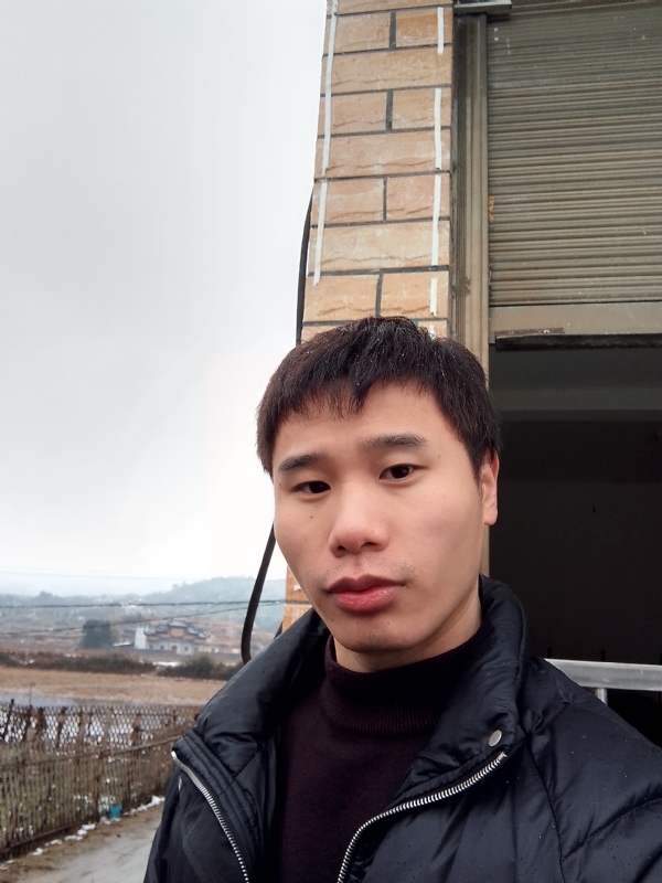 银色的羽翼的第一张照片--泰州相亲服务中心